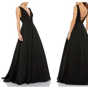 MAC DUGGAL PLUNGE V-NECK CHIFFON BLACK BALL-GOWN sz 4